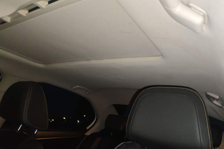 Used Volkswagen Bora 2017 1.6L Automatic Comfort Model Headliner