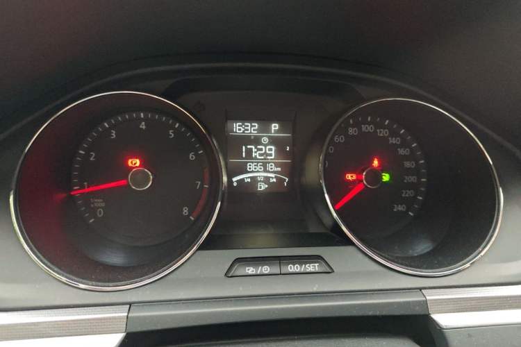 Used Volkswagen Bora 2017 1.6L Automatic Fashion Model Instrument Cluster