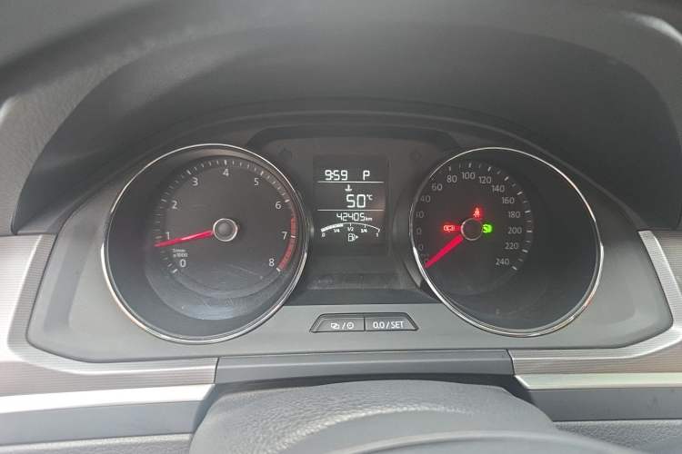Used Volkswagen Bora 2017 1.6L Automatic Fashion Model Instrument Cluster