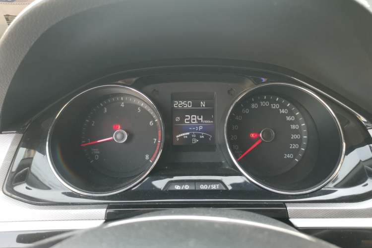 Used Volkswagen Bora 2017 1.6L Automatic Comfort Model Instrument Cluster
