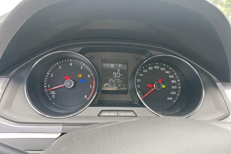 Used Volkswagen Bora 2017 1.6L Automatic Fashion Model Instrument Cluster