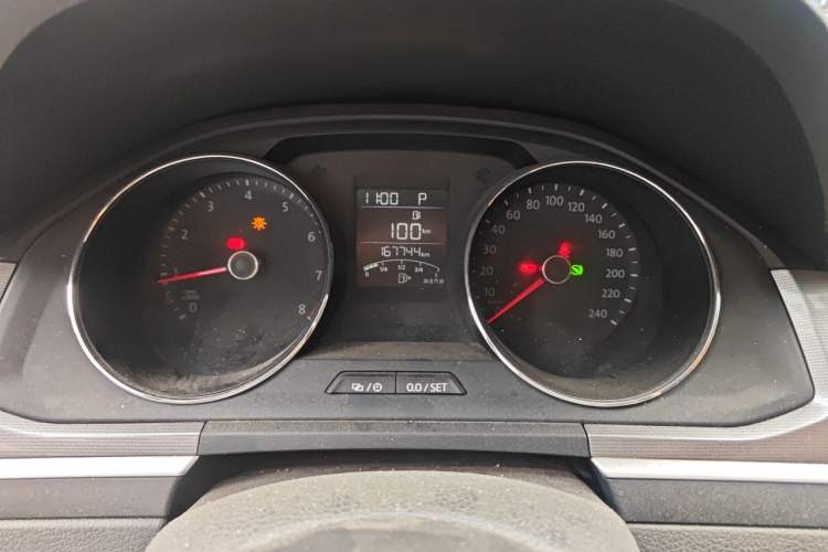 Used Volkswagen Bora 2017 1.6L Automatic Fashion Model Instrument Cluster