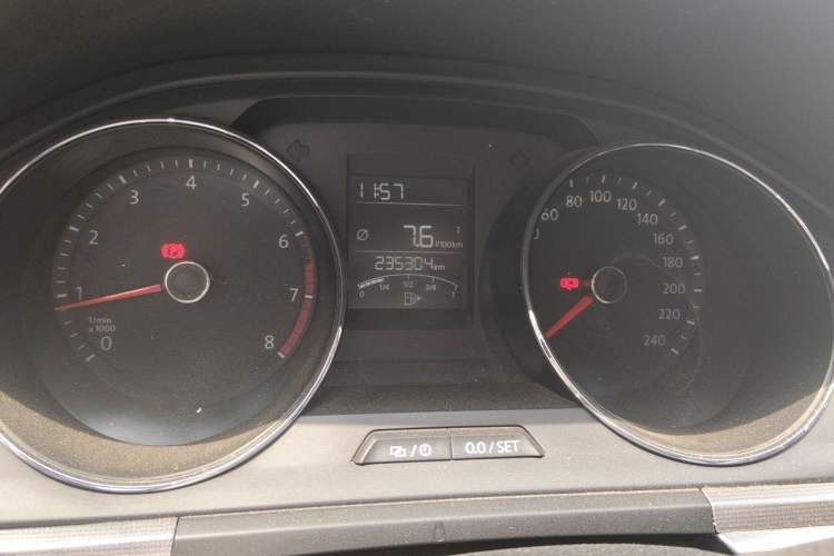 Used Volkswagen Bora 2017 1.6L Manual Fashion Model Instrument Cluster