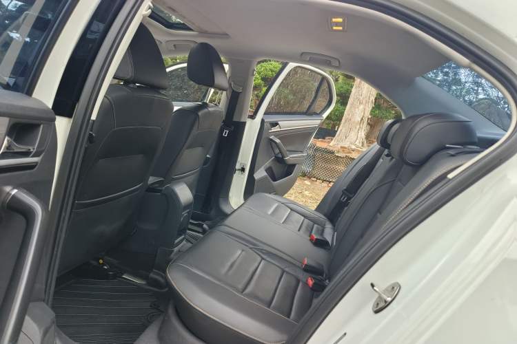 Used Volkswagen Bora 2017 1.6L Automatic Comfort Model Interior 4