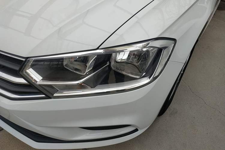 Used Volkswagen Bora 2017 1.6L Automatic Fashion Model Left Front Headlight