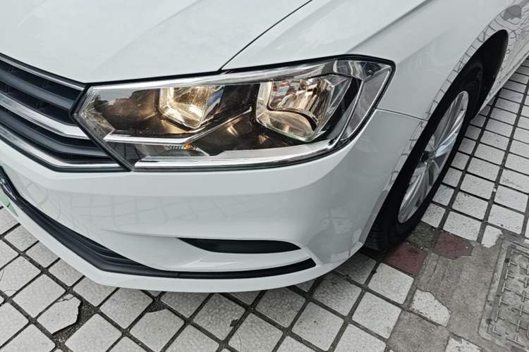 Used Volkswagen Bora 2017 1.6L Automatic Fashion Model Left Front Headlight