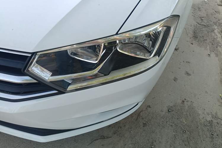 Used Volkswagen Bora 2017 1.6L Automatic Fashion Model Left Front Headlight