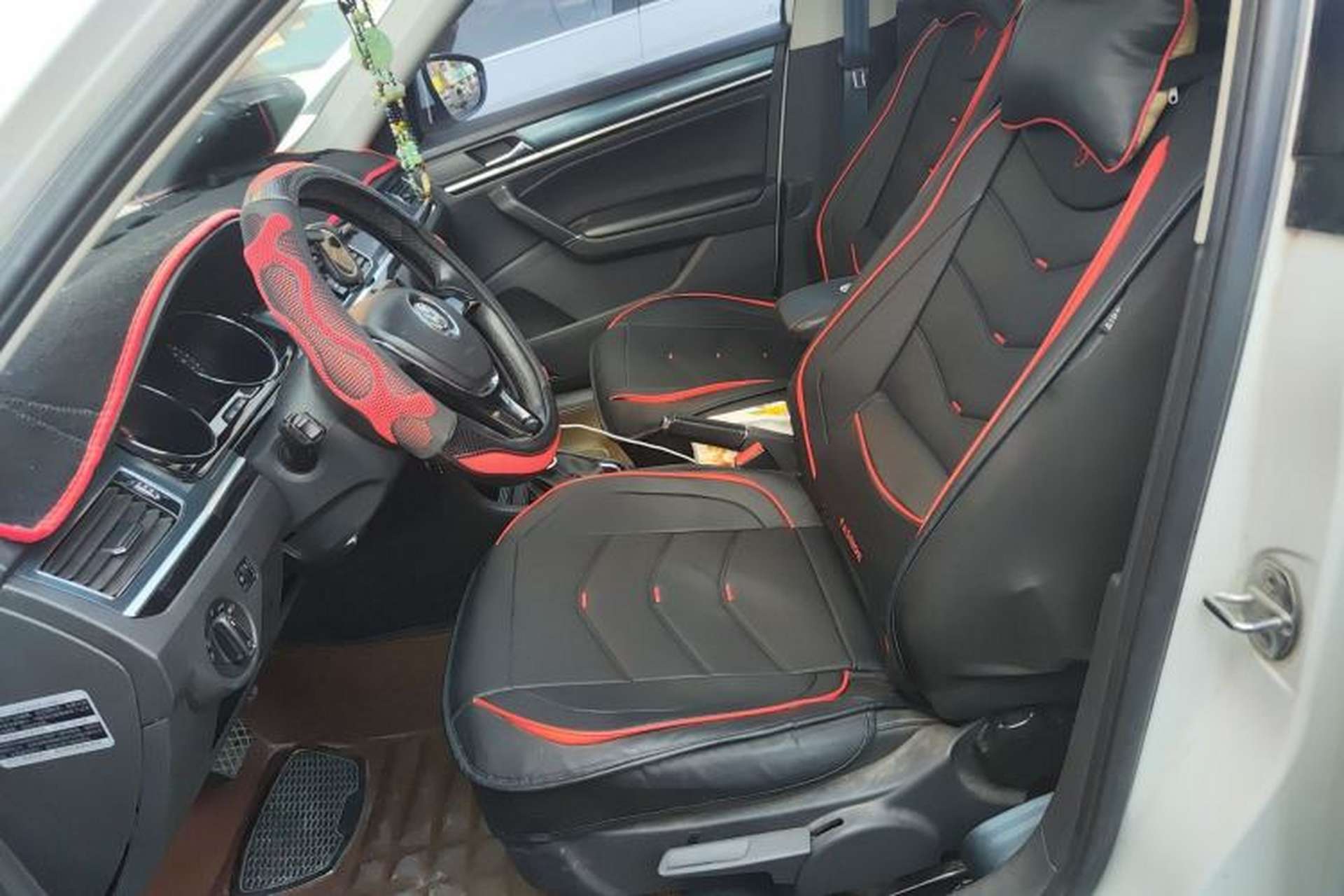 Used Volkswagen Bora 2017 1.6L Automatic Two-Millionth-Vehicle Commemorative Edition Left Front Seat