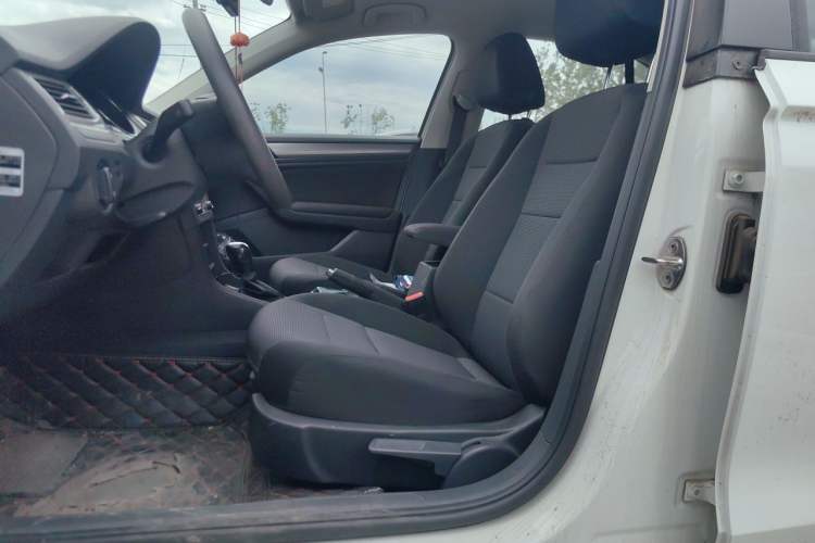 Used Volkswagen Bora 2017 1.6L Automatic Fashion Model Left Front Seat