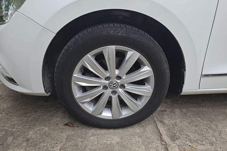 Used Volkswagen Bora 2017 1.6L Automatic Comfort Model Left Front Wheel Hub