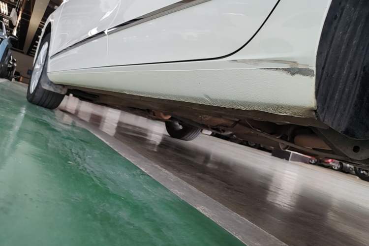 Used Volkswagen Bora 2017 1.6L Automatic Comfort Model Left Side Sill