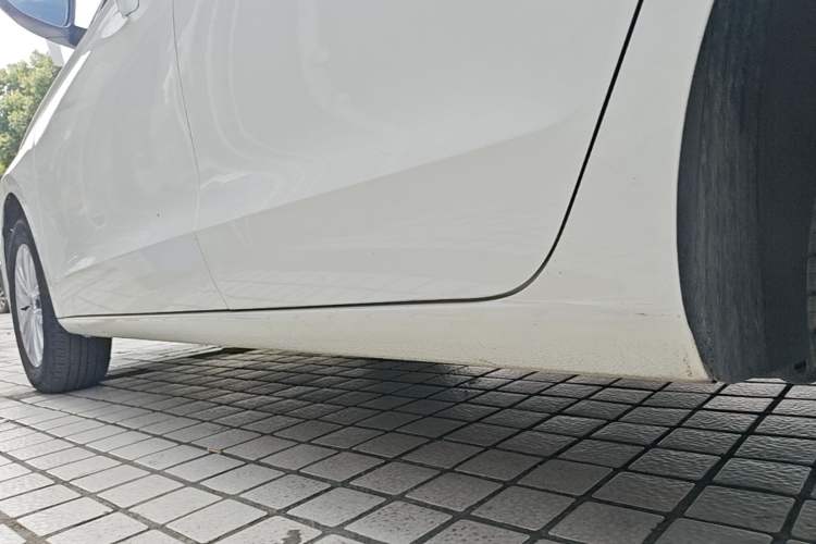 Used Volkswagen Bora 2017 1.6L Automatic Fashion Model Left Side Sill