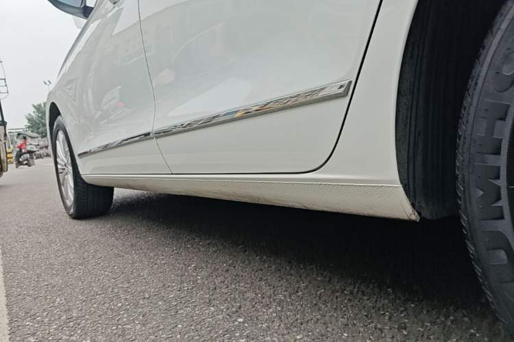 Used Volkswagen Bora 2017 1.6L Manual Comfort Model Left Side Sill