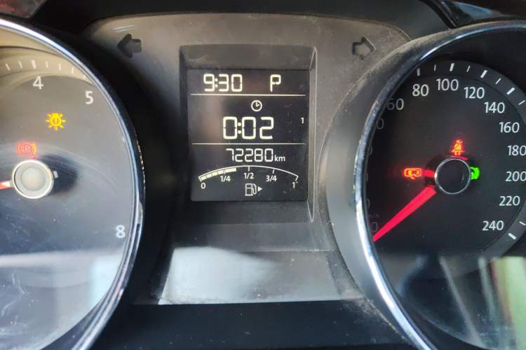 Used Volkswagen Bora 2017 1.6L Automatic Two-Millionth-Vehicle Commemorative Edition Odometer Close Up