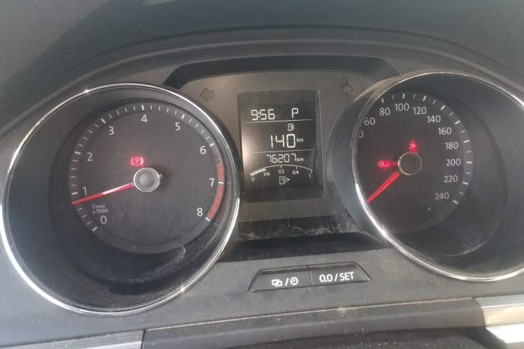 Used Volkswagen Bora 2017 1.6L Automatic Fashion Model Odometer Close Up