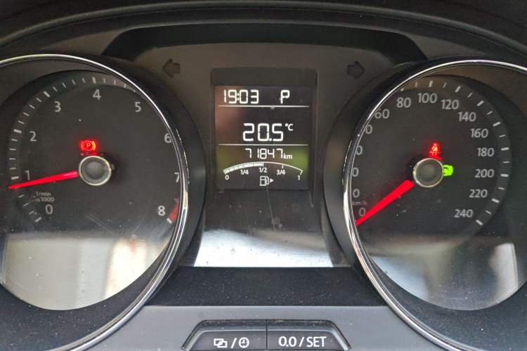 Used Volkswagen Bora 2017 1.6L Automatic Fashion Model Odometer Close Up