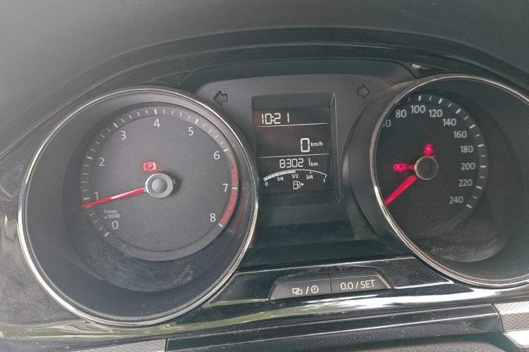 Used Volkswagen Bora 2017 1.6L Manual Comfort Model Odometer Close Up