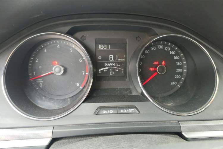 Used Volkswagen Bora 2017 1.6L Manual Fashion Model Odometer Close Up