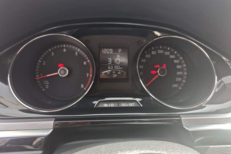 Used Volkswagen Bora 2017 1.6L Automatic Comfort Model Odometer Close Up