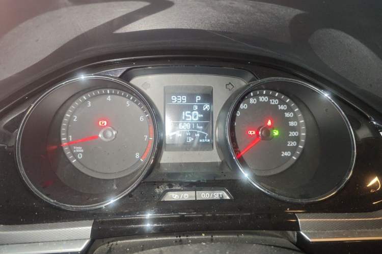 Used Volkswagen Bora 2017 230TSI DSG Comfort Version Odometer Close Up