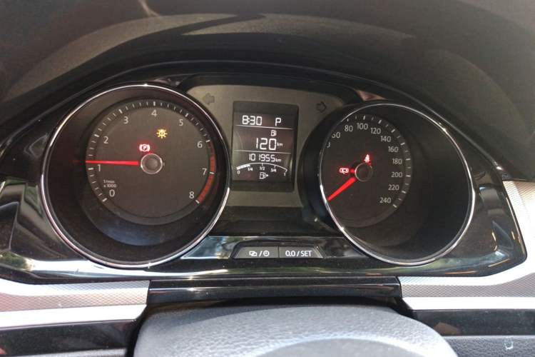 Used Volkswagen Bora 2017 1.6L Automatic Comfort Model Odometer Close Up
