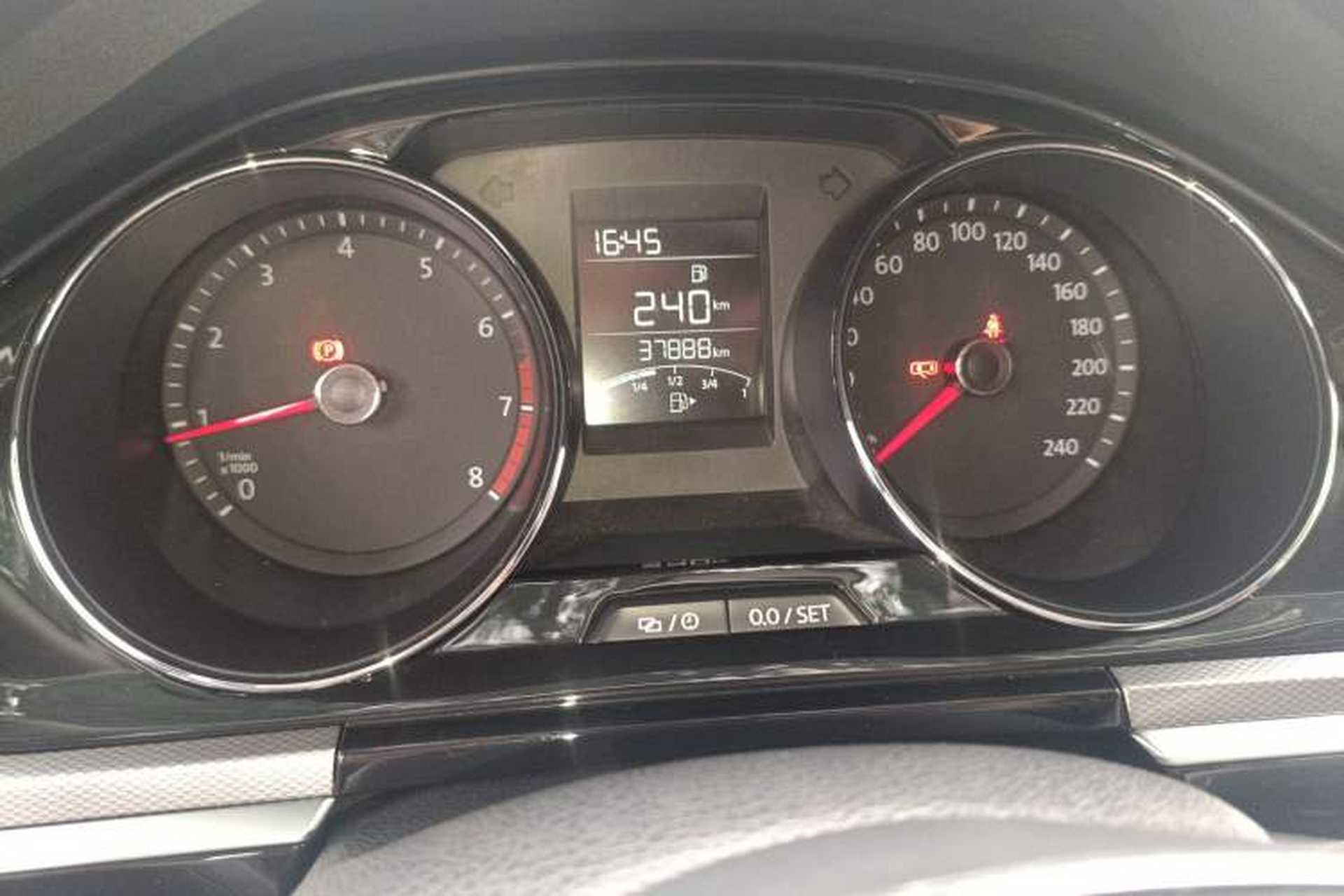 Used Volkswagen Bora 2017 1.6L Manual Comfort Model Odometer Close Up