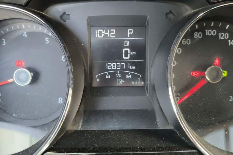 Used Volkswagen Bora 2017 1.6L Automatic Comfort Model Odometer Close Up