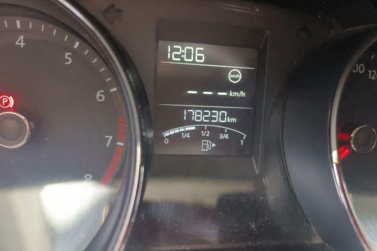 Used Volkswagen Bora 2017 1.6L Manual Comfort Model Odometer Close Up