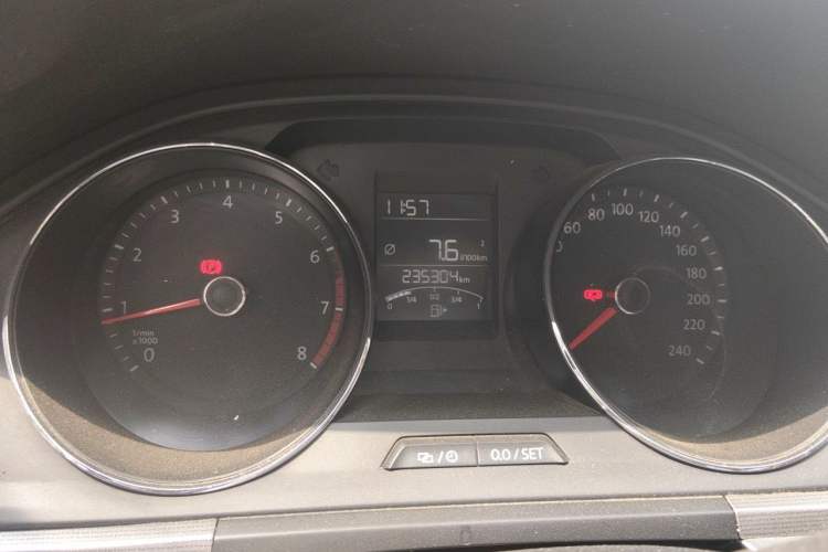 Used Volkswagen Bora 2017 1.6L Manual Fashion Model Odometer Close Up