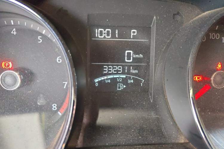 Used Volkswagen Bora 2017 1.6L Automatic Fashion Model Odometer Close Up