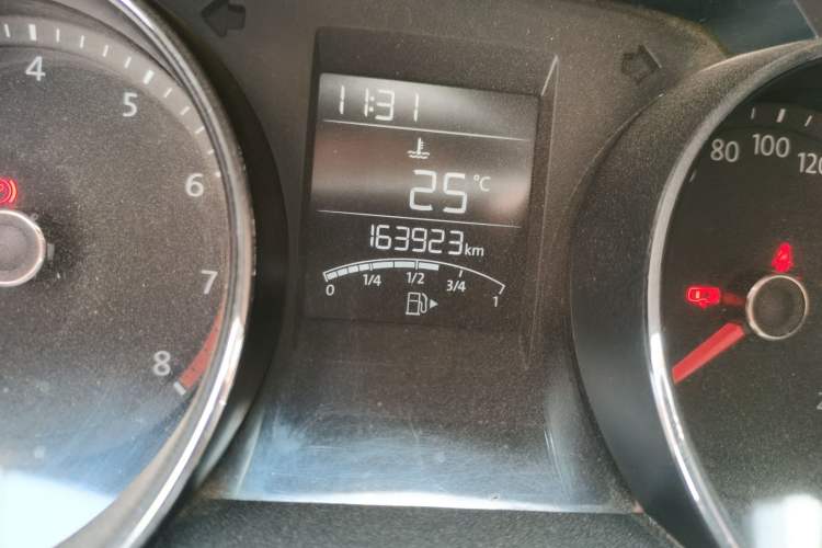 Used Volkswagen Bora 2017 1.6L Manual Fashion Model Odometer Close Up
