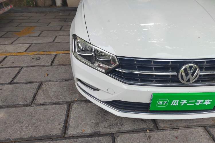 Used Volkswagen Bora 2017 1.6L Manual Comfort Model Right Front Headlight