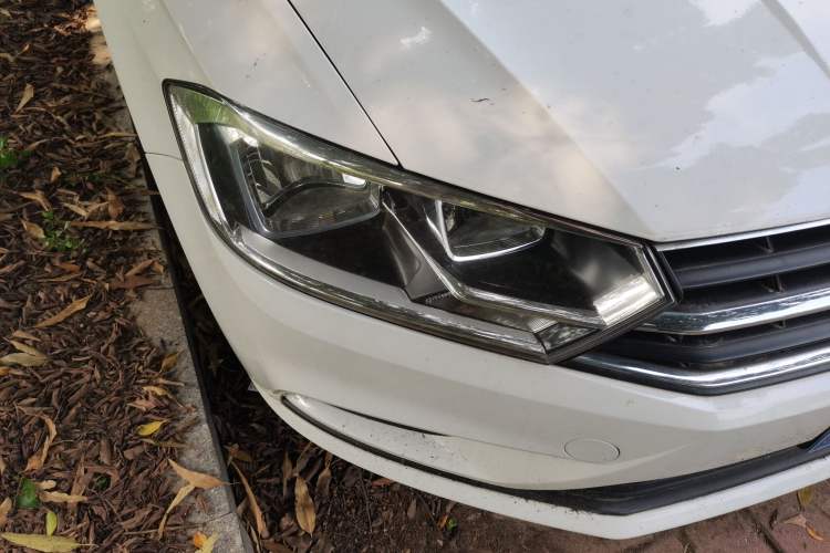 Used Volkswagen Bora 2017 1.6L Automatic Fashion Model Right Front Headlight