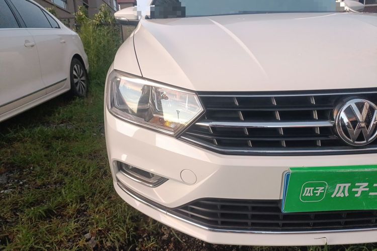 Used Volkswagen Bora 2017 1.6L Automatic Comfort Model Right Front Headlight