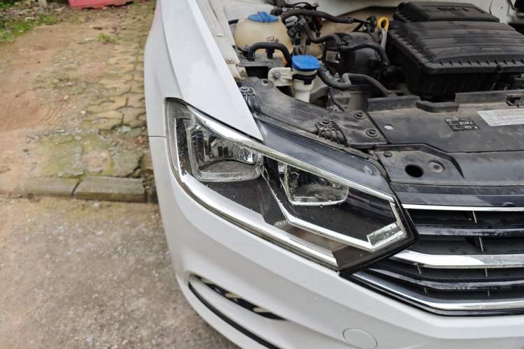 Used Volkswagen Bora 2017 1.6L Automatic Fashion Model Right Front Headlight