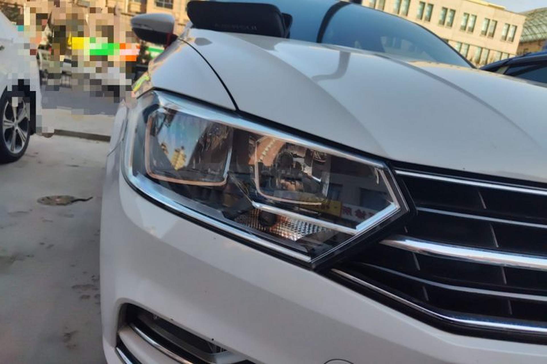 Used Volkswagen Bora 2017 1.6L Automatic Two-Millionth-Vehicle Commemorative Edition Right Front Headlight