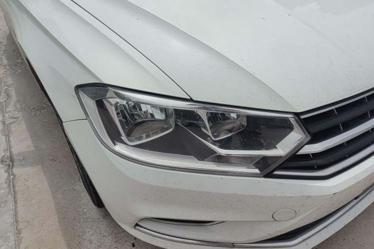 Used Volkswagen Bora 2017 1.6L Automatic Comfort Model Right Front Headlight