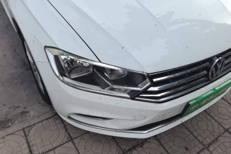 Used Volkswagen Bora 2017 1.6L Automatic Comfort Model Right Front Headlight