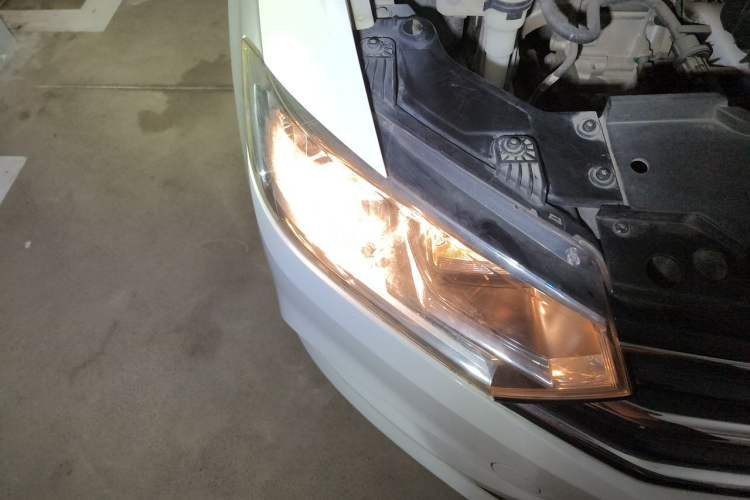 Used Volkswagen Bora 2017 1.6L Manual Fashion Model Right Front Headlight