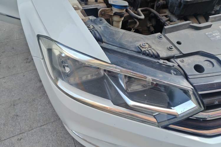 Used Volkswagen Bora 2017 1.6L Automatic Comfort Model Right Front Headlight