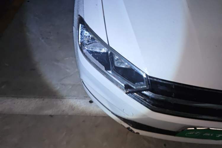 Used Volkswagen Bora 2017 1.6L Automatic Fashion Model Right Front Headlight