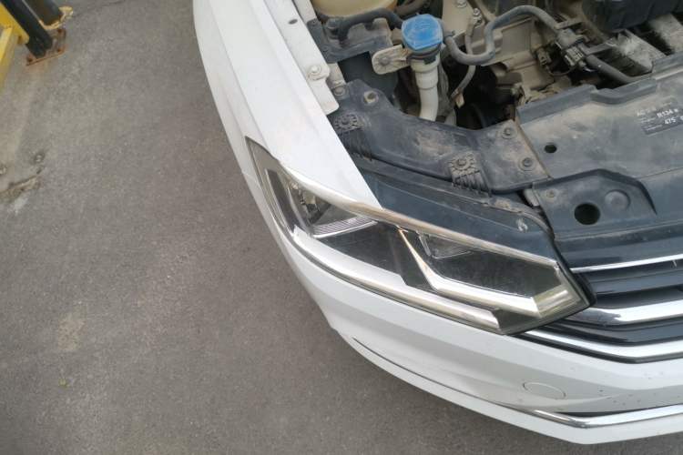 Used Volkswagen Bora 2017 1.6L Automatic Comfort Model Right Front Headlight
