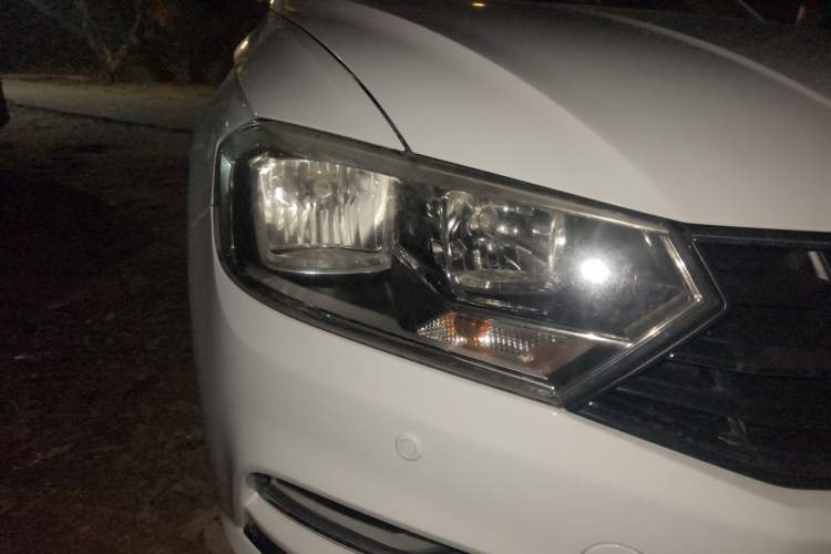 Used Volkswagen Bora 2017 1.6L Manual Fashion Model Right Front Headlight