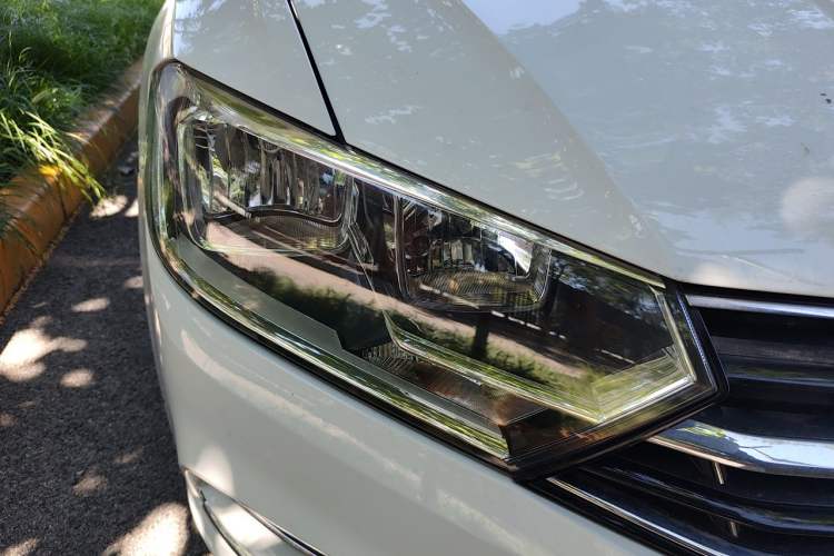 Used Volkswagen Bora 2017 1.6L Automatic Comfort Model Right Front Headlight
