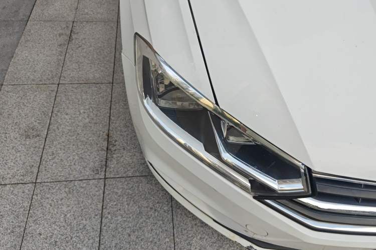 Used Volkswagen Bora 2017 1.6L Automatic Fashion Model Right Front Headlight