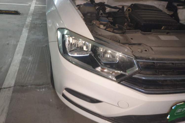 Used Volkswagen Bora 2017 1.6L Automatic Fashion Model Right Front Headlight