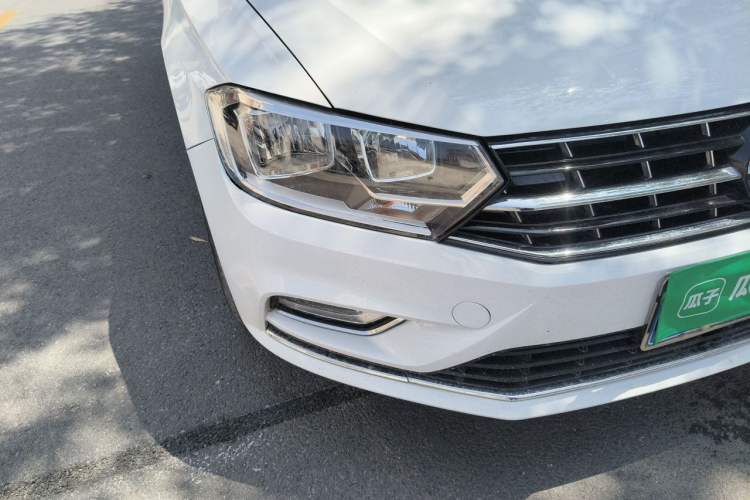 Used Volkswagen Bora 2017 1.6L Automatic Comfort Model Right Front Headlight