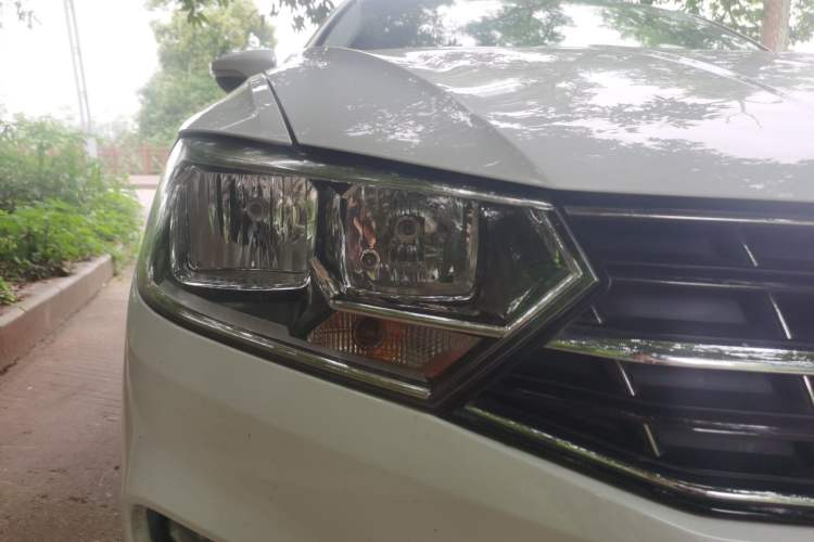 Used Volkswagen Bora 2017 1.6L Manual Comfort Model Right Front Headlight