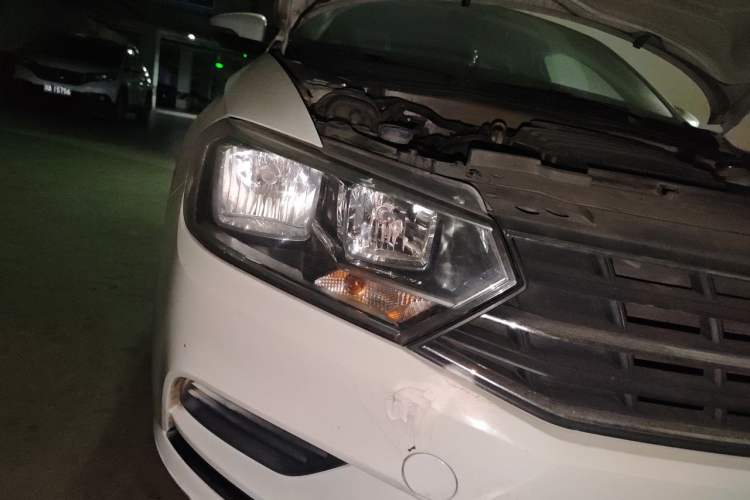 Used Volkswagen Bora 2017 1.6L Manual Fashion Model Right Front Headlight
