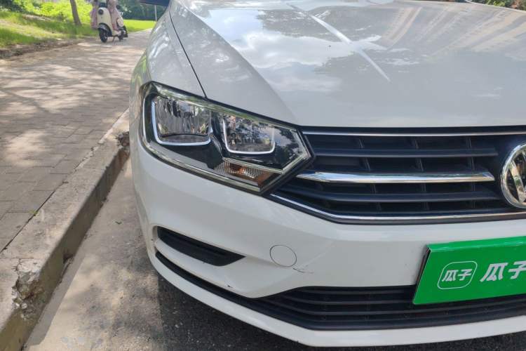 Used Volkswagen Bora 2017 1.6L Manual Fashion Model Right Front Headlight